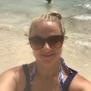 Meet your Posher, Brooke